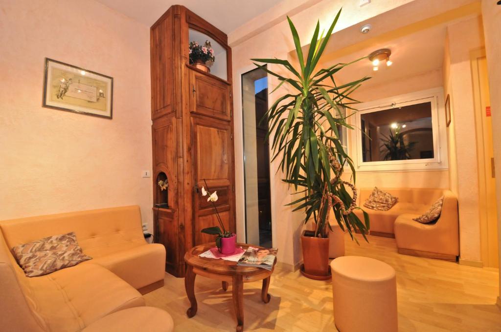 Hotel La Montagne Fleurie 巴里吉斯 外观 照片